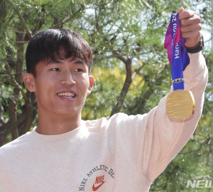 이번 축구대표팀 소집 현장에서 가장 반응이 뜨거웠다는 선수 에누리 쇼핑지식 자유게시판