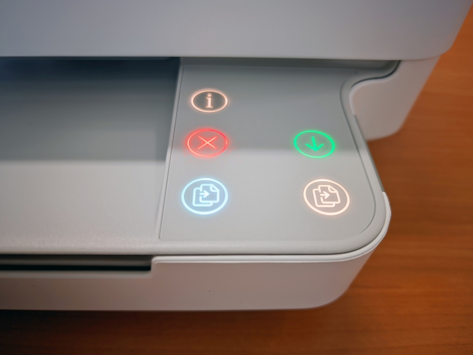 터치 버튼으로 간편하게 프린터를 사용할 수 있다.