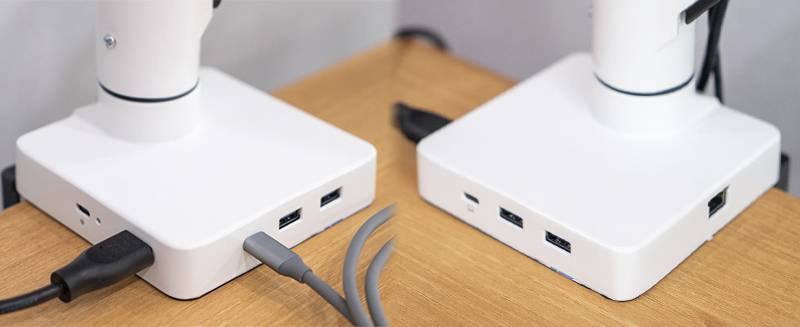 도킹 스테이션은 HDMI 및 USB-C, A, 랜 포트가 배치돼있다. 출처=IT동아