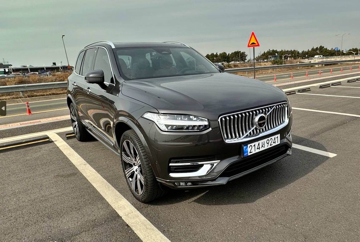 볼보 XC90 B6 얼티메이트 브라이트(Ultimate Bright). 출처=IT동아