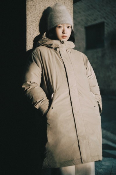 나우(nau) ‘어센틱 야상 다운 코트’ 겨울 화보